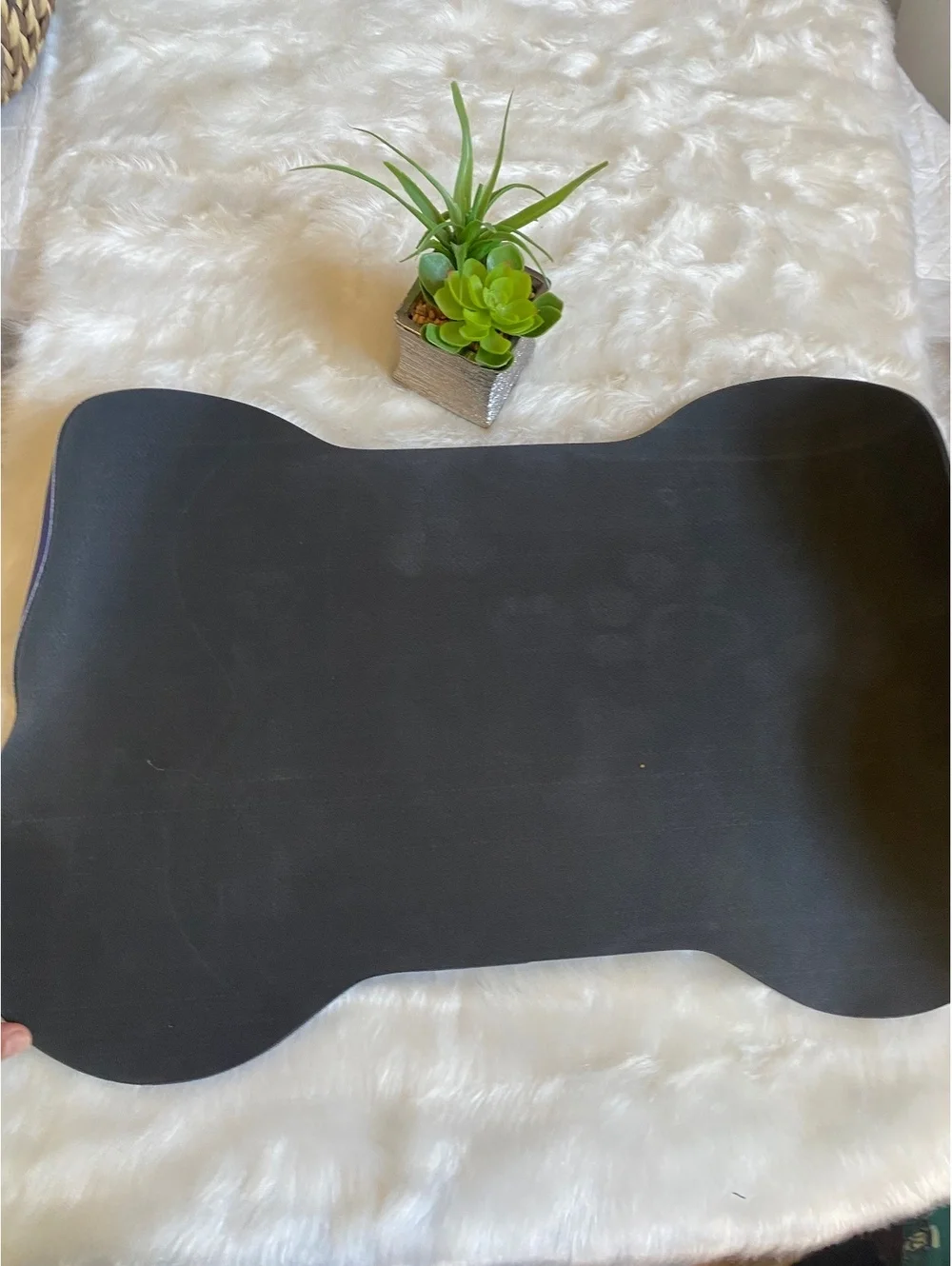 Bone-Shaped Non-Slip Pet Feeding Mat with Paw and Bone Print